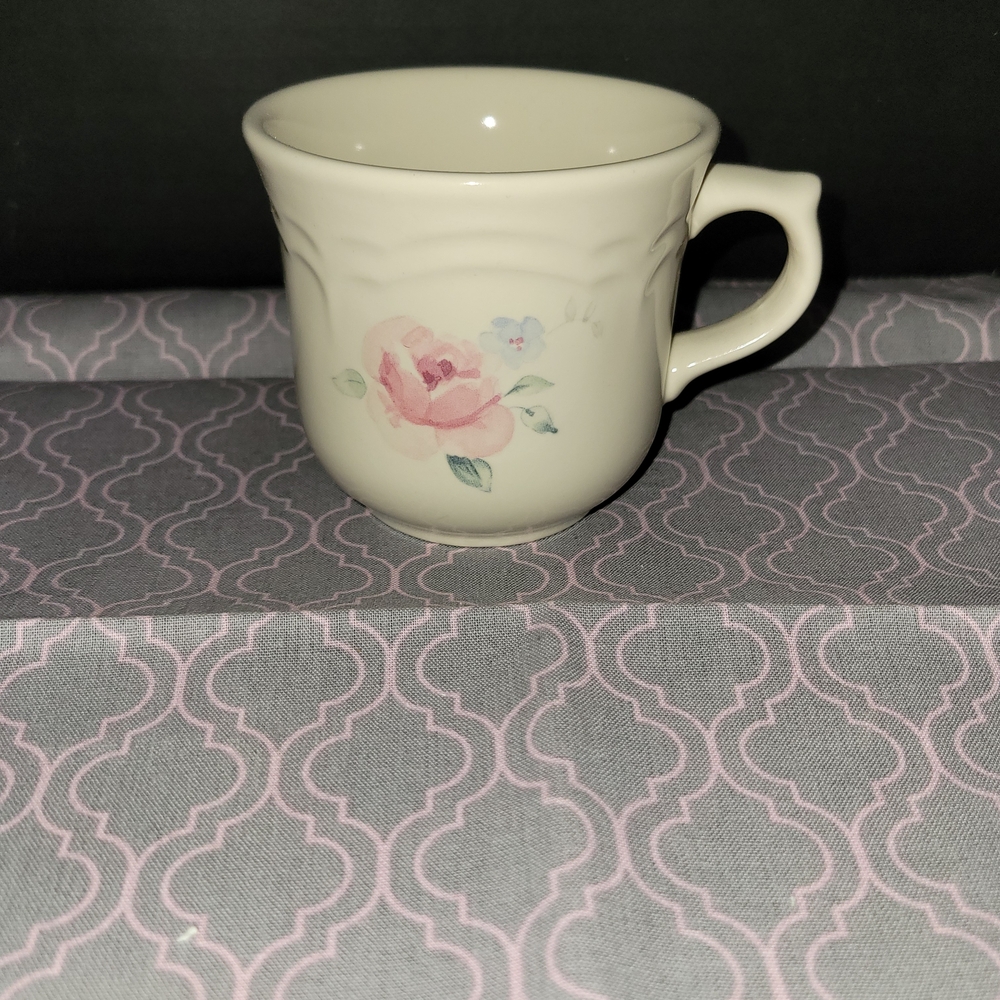 Pfaltzgraff Floral Cream Ceramic Mug